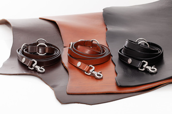 https://charly.devbplanet.si/uploads/products/7191cc52-73a7-4ca8-ae38-8f113f1a6ba1/small/maelson-ecoskin-leash---usnjen-povodec-za-psa---kovinske-zaponke.jpg