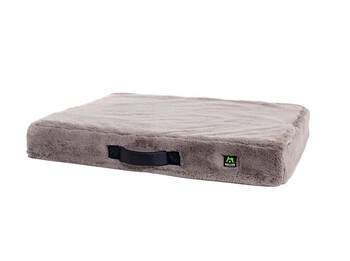https://charly.devbplanet.si/uploads/products/99a3d369-dd2d-42f4-b973-04d93ee48c8b/small/maelson-memofluff---ortopedska-pasja-postelja-s-spominsko-peno.jpg